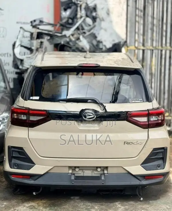 Toyota Raize Daihatsu Rocky Rear Back Cut