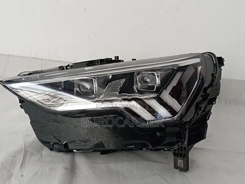 Audi Q3 Headlight