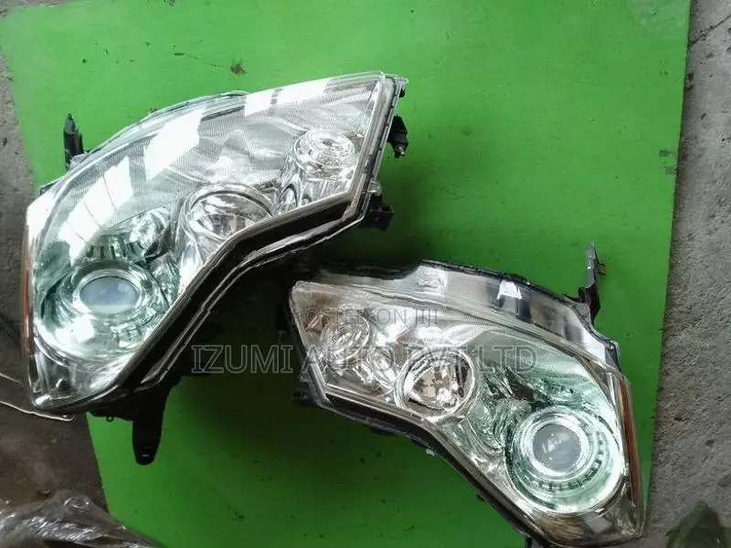 Nissan Fuga Head Light Set