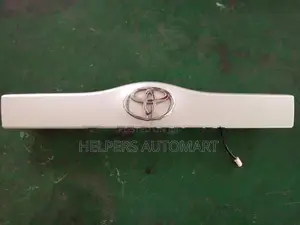 toyota prius W20 Dicky Garnish