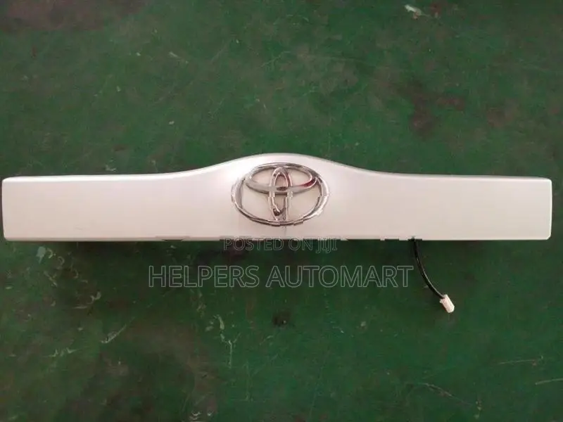 toyota prius W20 Dicky Garnish