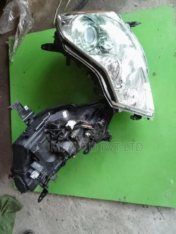 Nissan Fuga Head Light Set