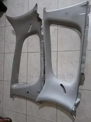 Toyota Vitz SCP13 Quarter Panel Trim Set