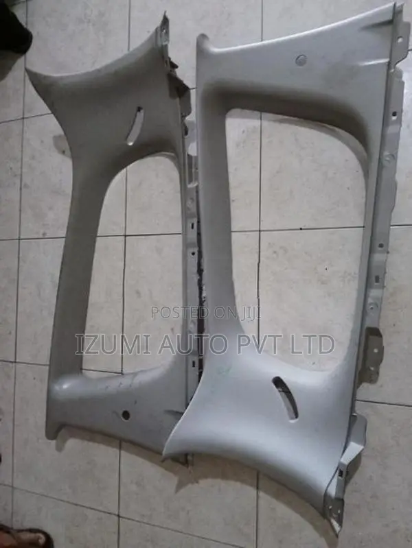 Toyota Vitz SCP13 Quarter Panel Trim Set