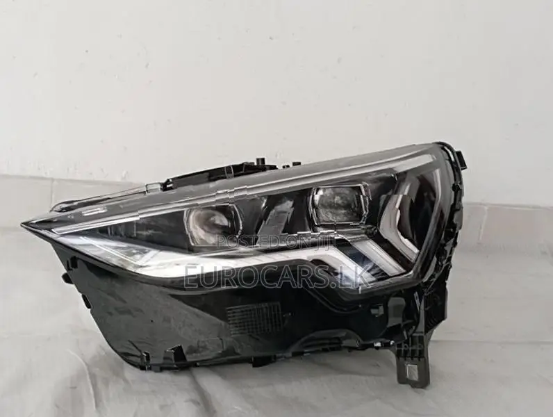 Audi Q3 Headlight