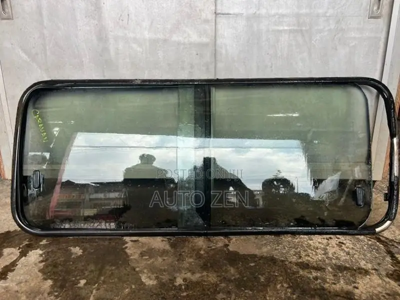 E24 Caravan Cut glass