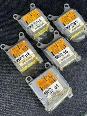 Toyota vitz ksp130 air bag control ecu