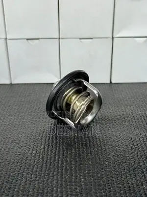 Suzuki every da17v thermostat valve genuine