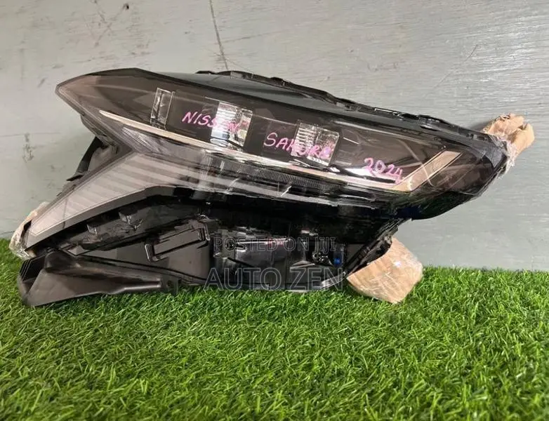 Nissan Sakura Head light (B6AW)