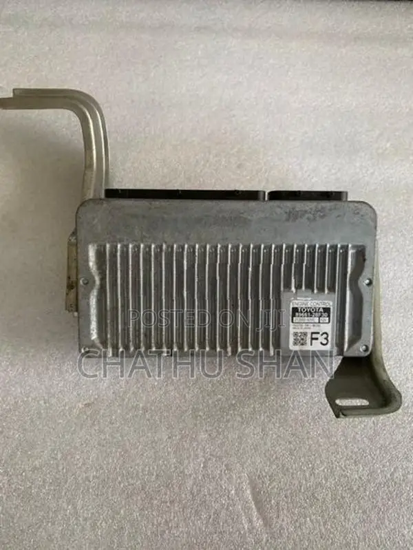 Voxy Noah Esquire Engine Control Unit (89661-28F30)