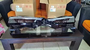 Honda vezel Head Light (RV5)