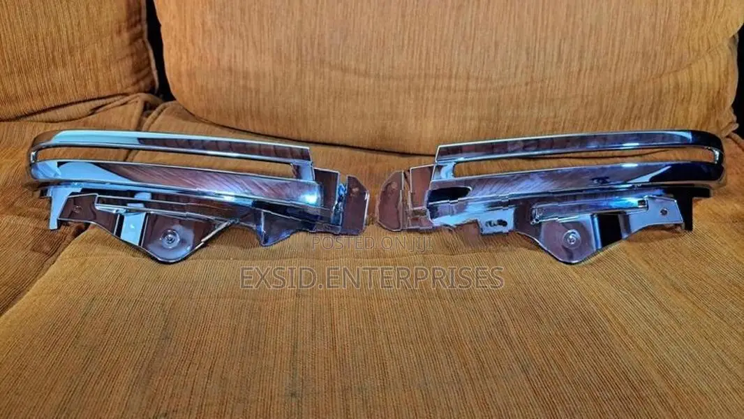 Suzuki Spacia Head Light Garnish (MK94S)
