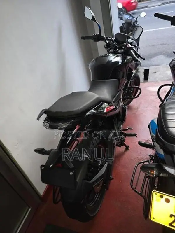 Bajaj Pulsar N160 2025