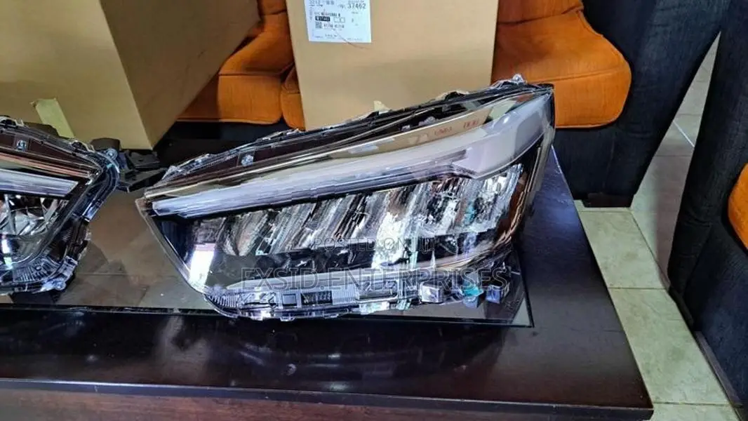 Toyota Raize Head Light .