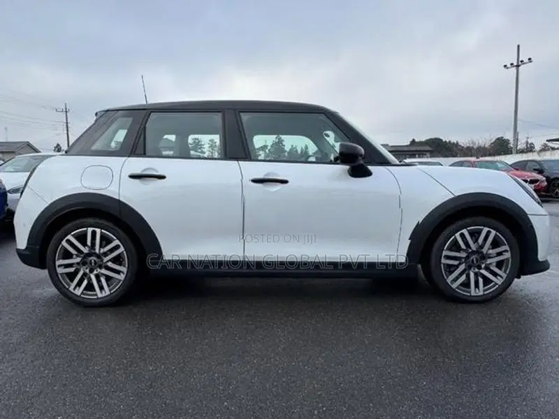 BMW Mini Cooper C – Classic Trim 2025