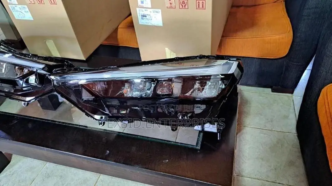 Honda vezel Head Light (RV5)