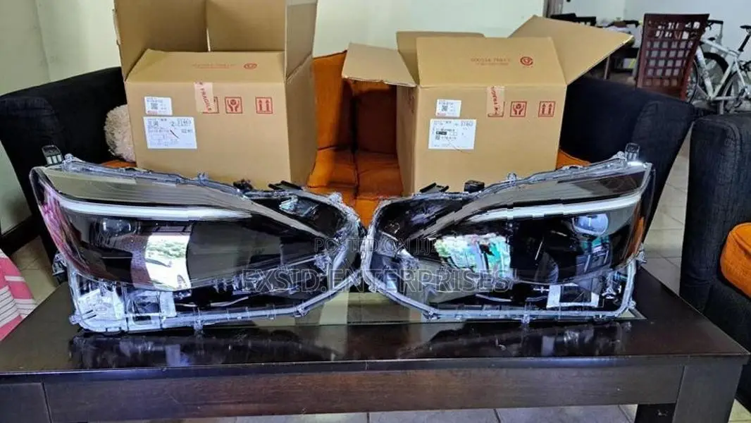 Toyota Yaris Cross Head Light