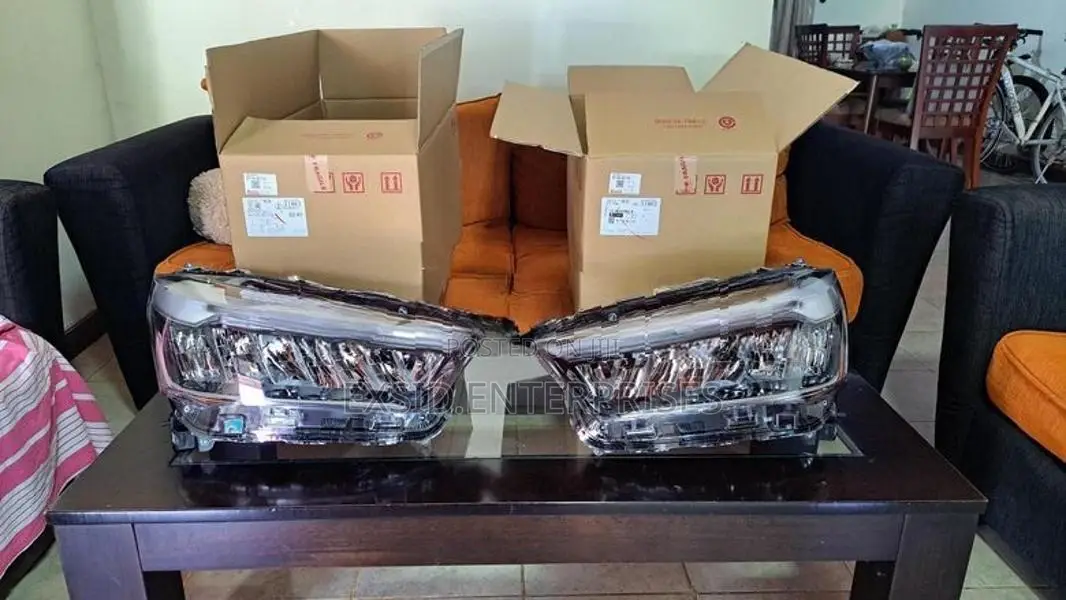 Toyota Raize Head Light .