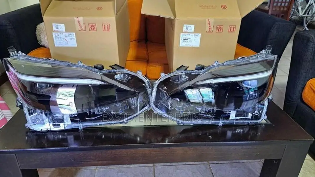 Toyota Yaris Cross Head Light