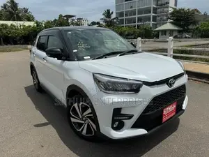 Toyota Raize Black Top Fourway 2026