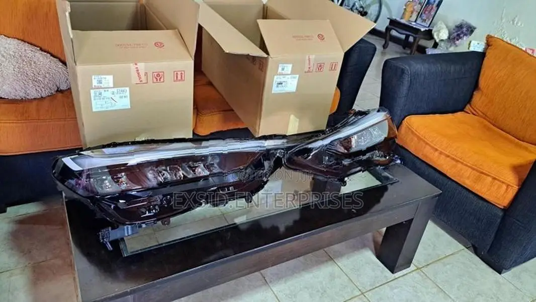Honda vezel Head Light (RV5)