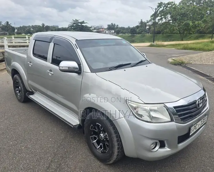 Toyota Hilux 2011