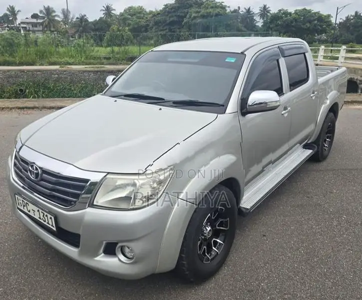 Toyota Hilux 2011