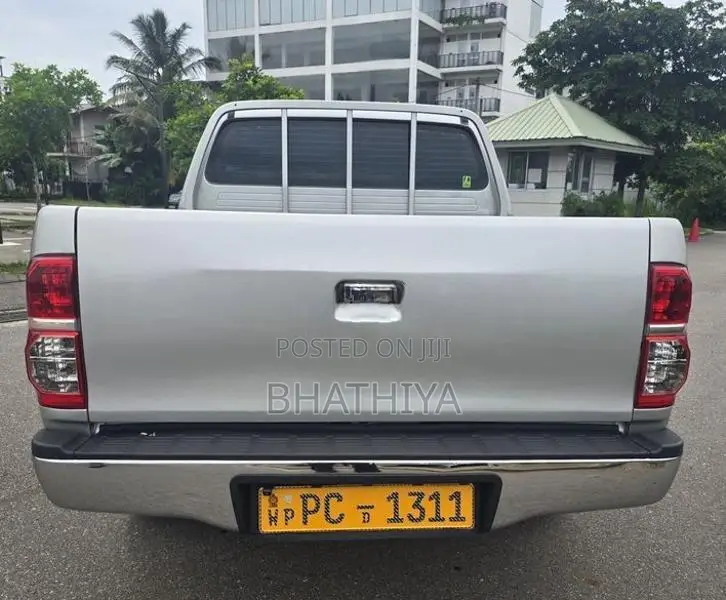 Toyota Hilux 2011