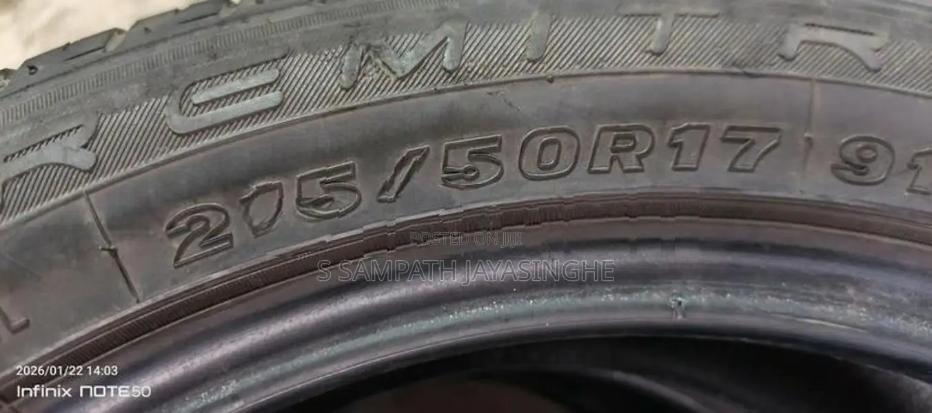 215/50/17 MAXXIS Tyre Set