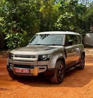 Land Rover Defender HSE SUNROOF 2023
