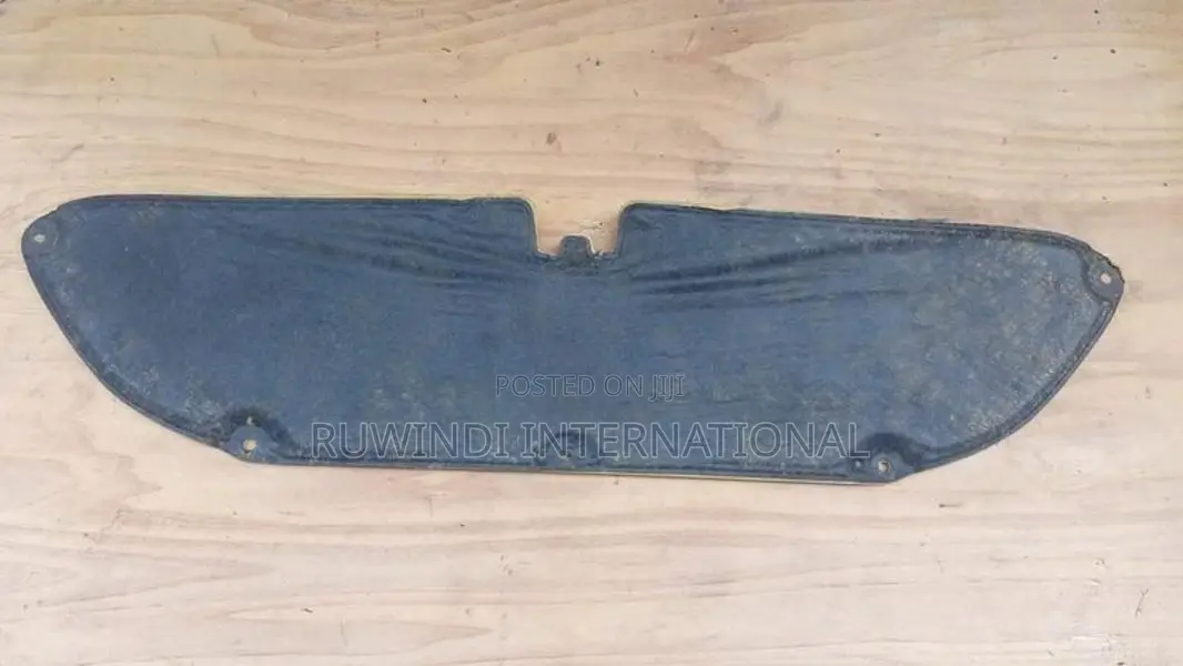 TOYOTA VITZ KSP130 BONNET PAD / INSULATION