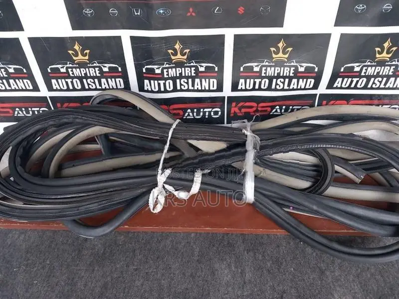 Toyota Vitz KSP 90 Door Beadings