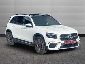 Mercedes Benz GLB 200 AMG PremiumPlus 2025