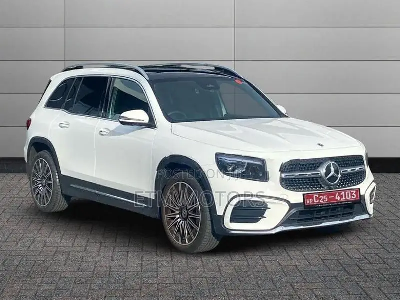 Mercedes Benz GLB 200 AMG PremiumPlus 2025