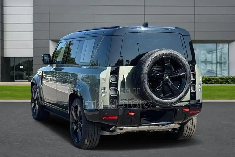 Land Rover Defender P300e HSE 110 2025