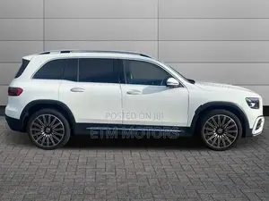 Mercedes Benz GLB 200 AMG PremiumPlus 2025