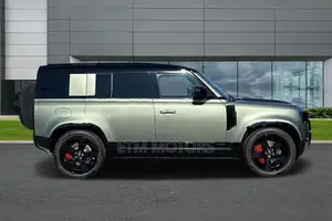 Land Rover Defender P300e HSE 110 2025