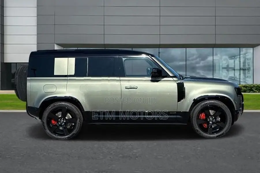 Land Rover Defender P300e HSE 110 2025
