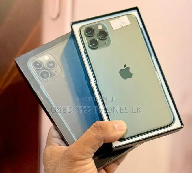 Apple iPhone 11 Pro Max 256GB [Green] (Used)