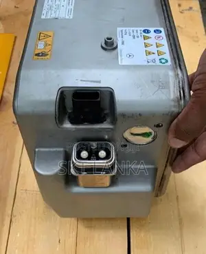 Mercedes E300 BLUETEC HYBRID 2016 battery