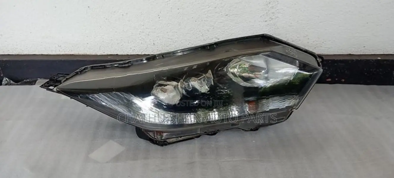 Honda Vezel Head Light