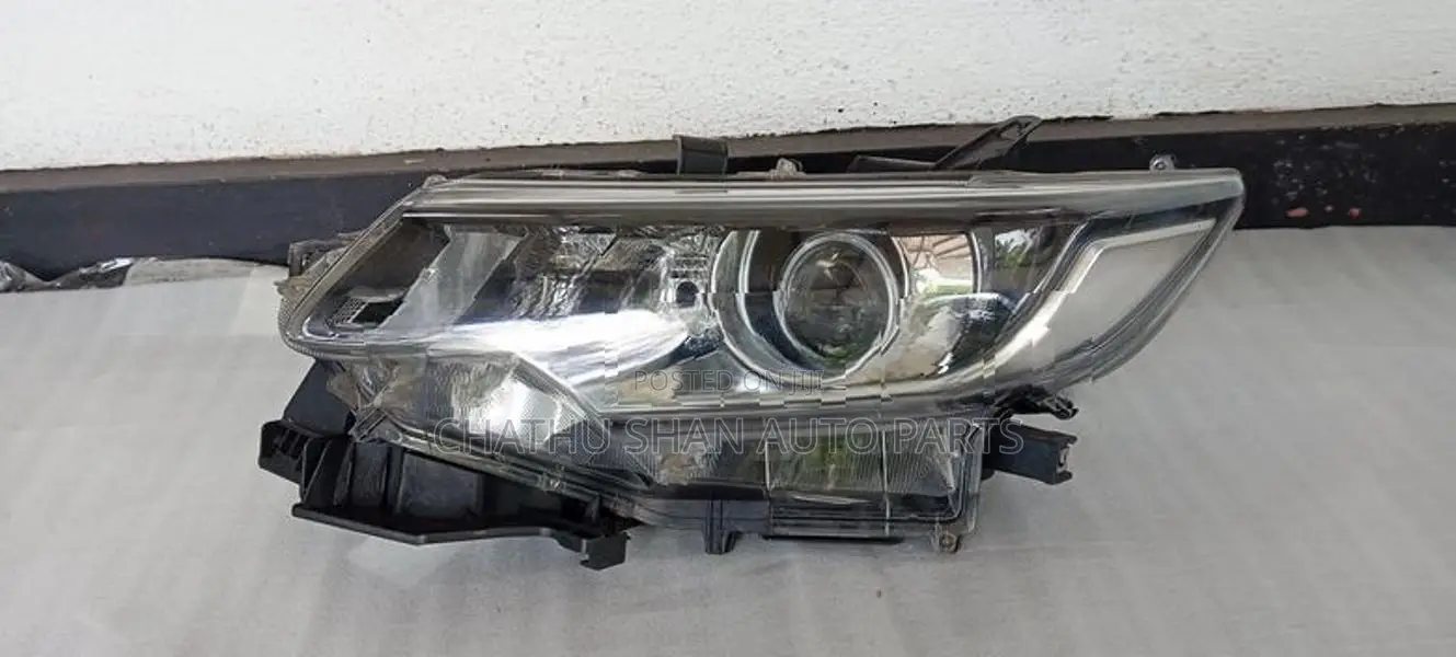 Toyota Premio 260 Headlight