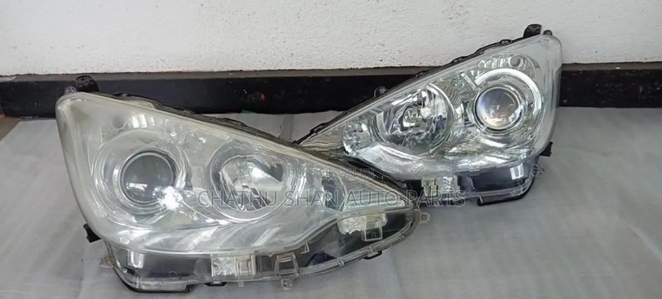 Toyota Aqua Head Light