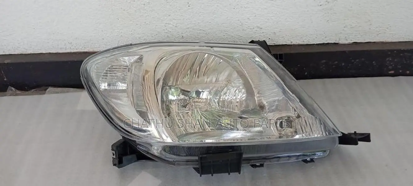 Toyota Hilux Head Light