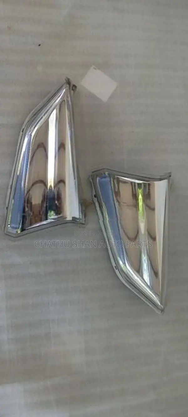 nissan lefa head light garnish