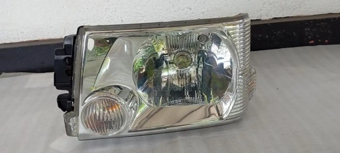 Mitsubishi Townbox Headlight