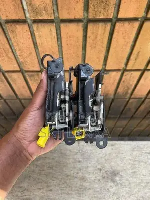 Genuine BMW 740e 740Le 2018 bonnet active protection locks