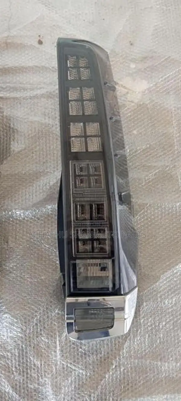 Toyota Noah Tail Light