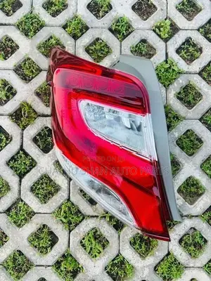 Toyota Vitz KSP 130 Tail Light