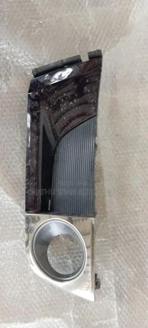 Toyota Noah Fog Light Cowling